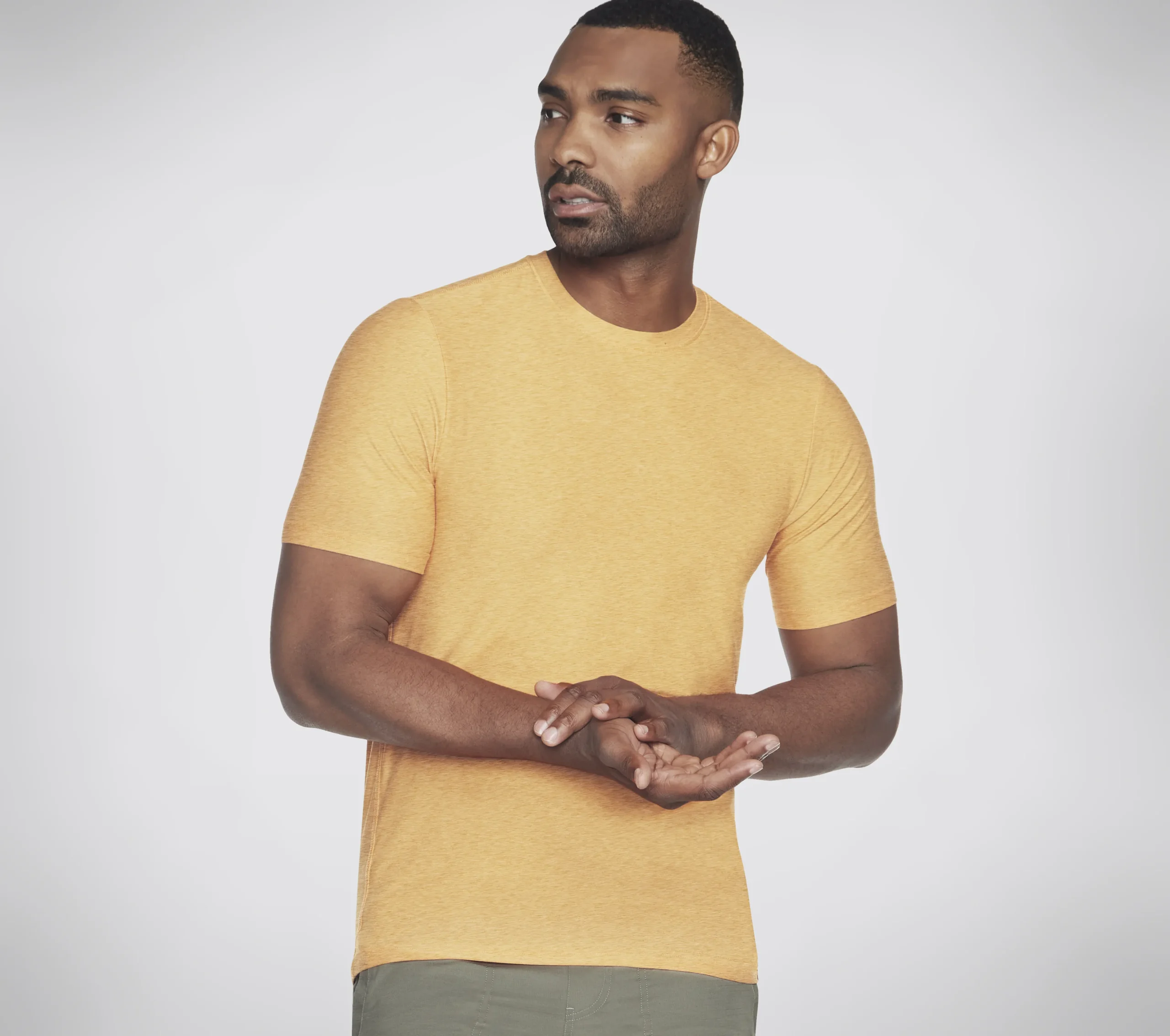 SKECHERS GO DRI All Day Tee>Hombre Partes De Arriba|Partes De Arriba