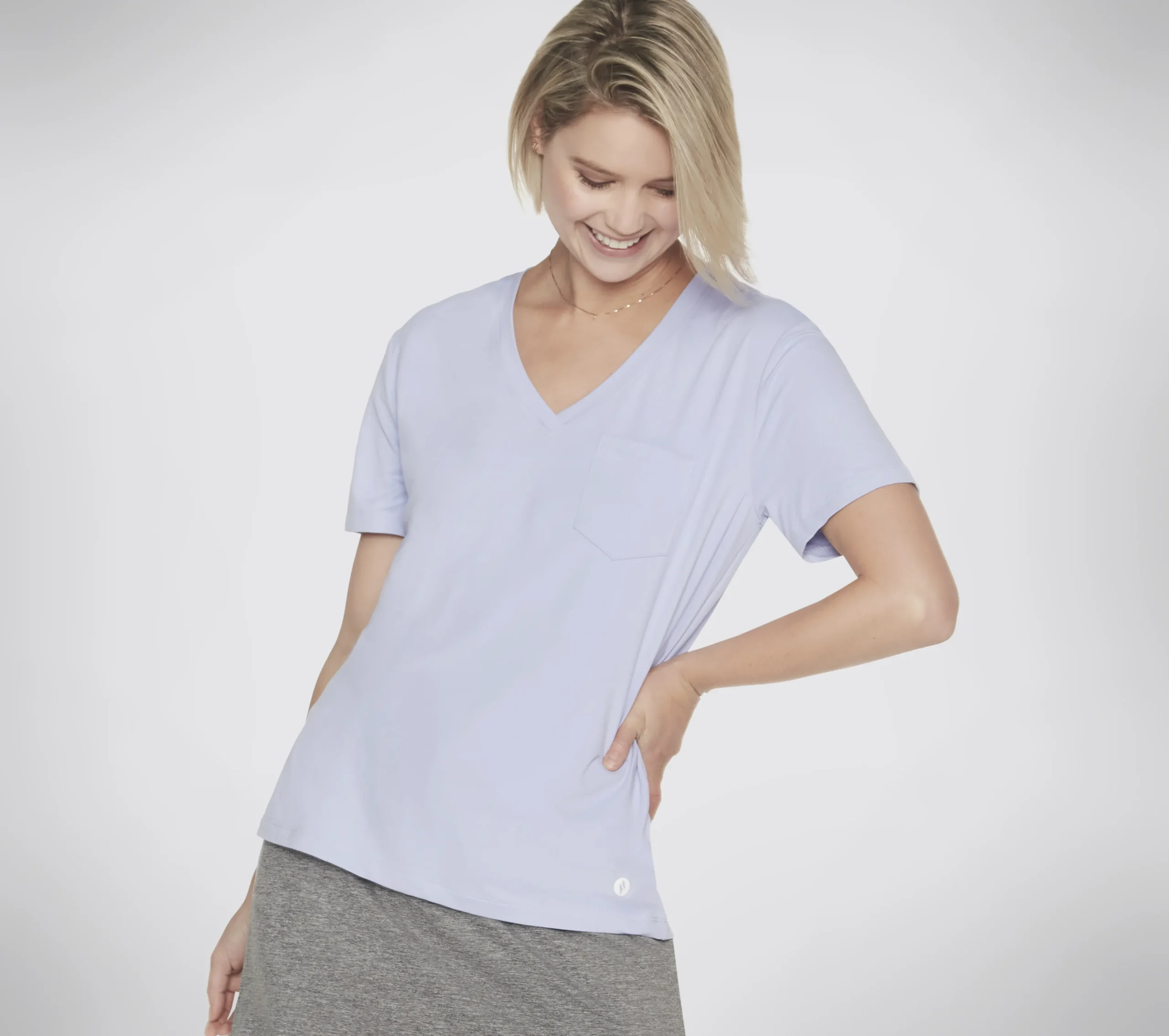 SKECHERS GO DRI SERENE V-Neck Tee>Mujer Tops Y Partes De Arriba|Tops Y Partes De Arriba