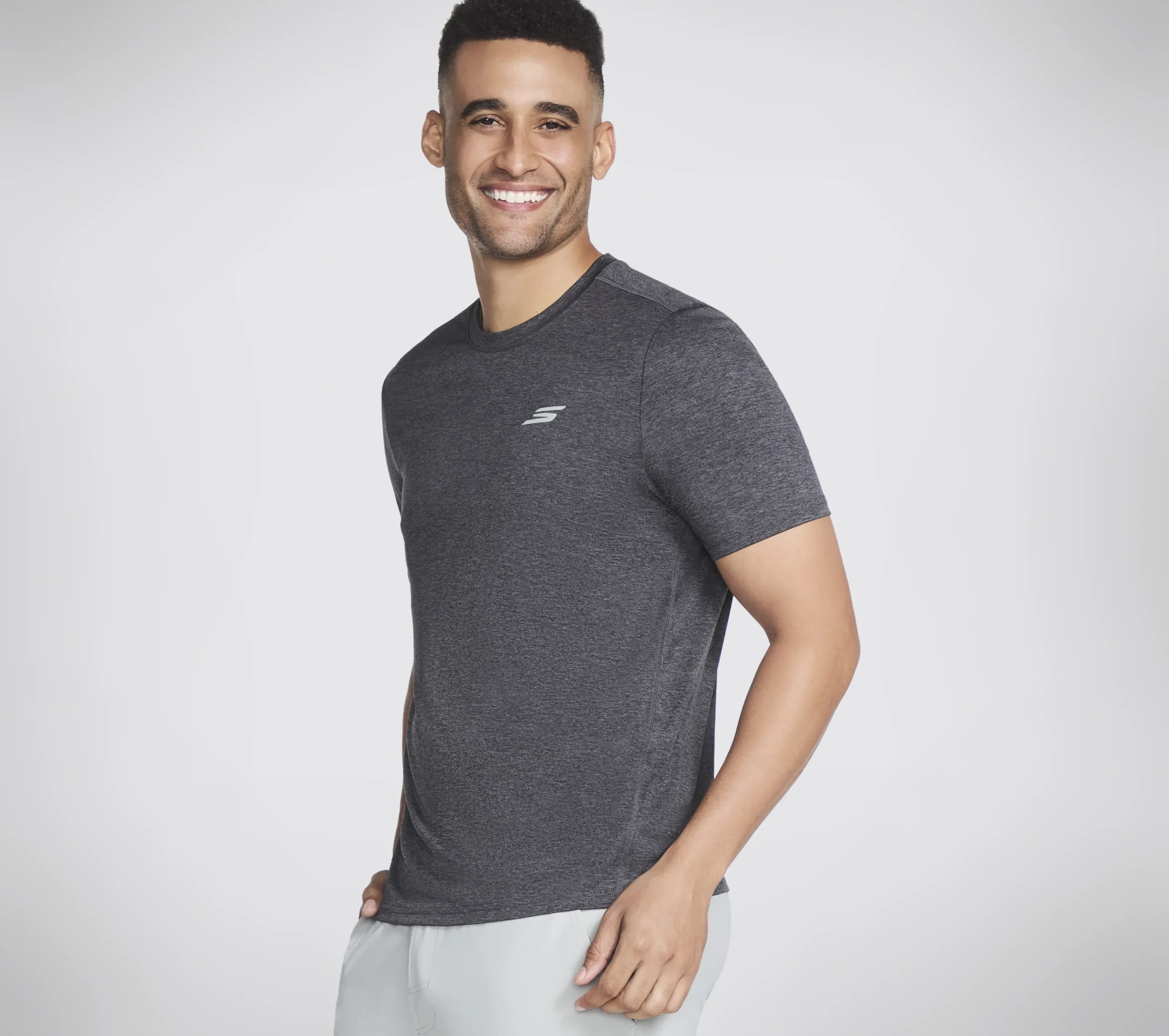 SKECHERS Performance Charge Tee>Hombre Partes De Arriba|Partes De Arriba
