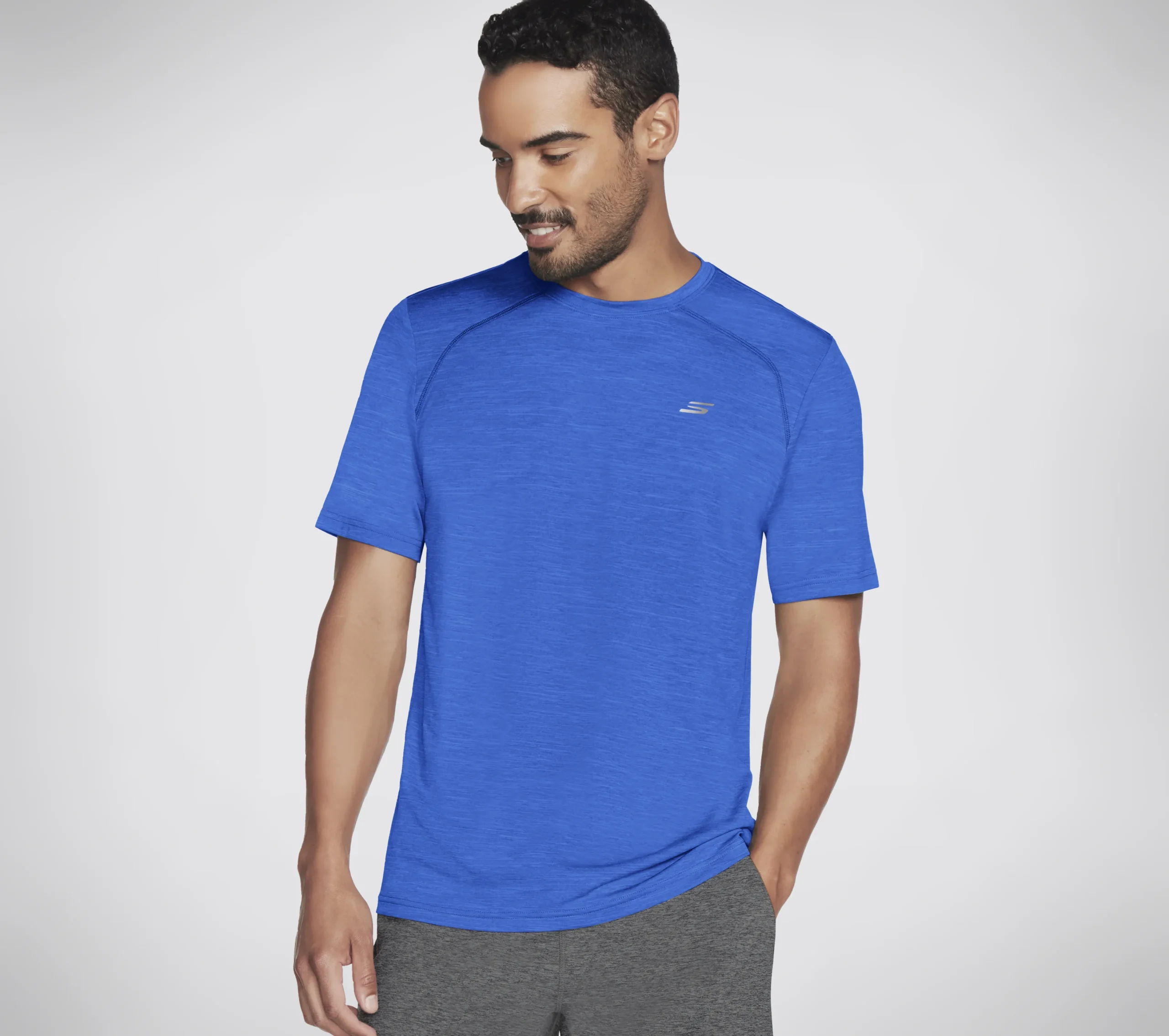 SKECHERS Apparel On The Road Tee>Hombre Partes De Arriba|Partes De Arriba