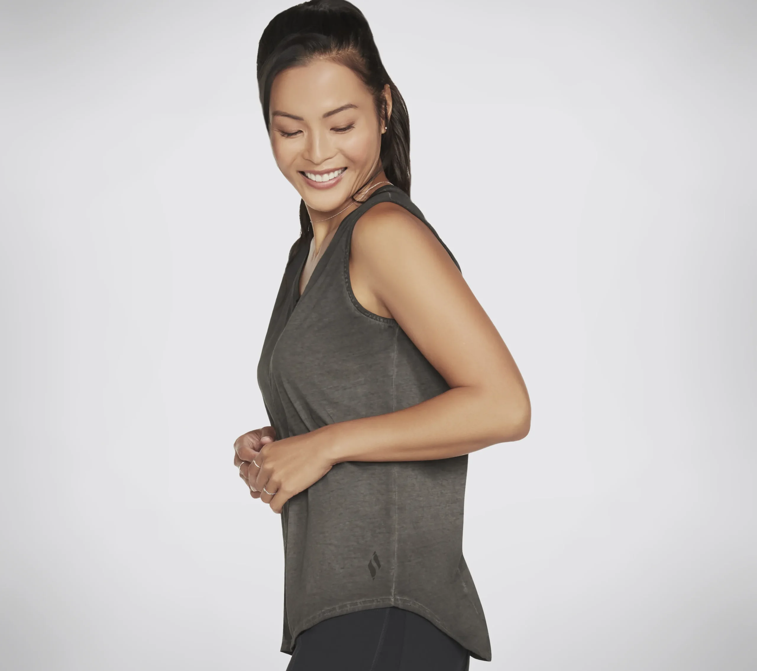 SKECHERS Diamond Wash Hatha V-neck Tank>Mujer Tops Y Partes De Arriba|Tops Y Partes De Arriba